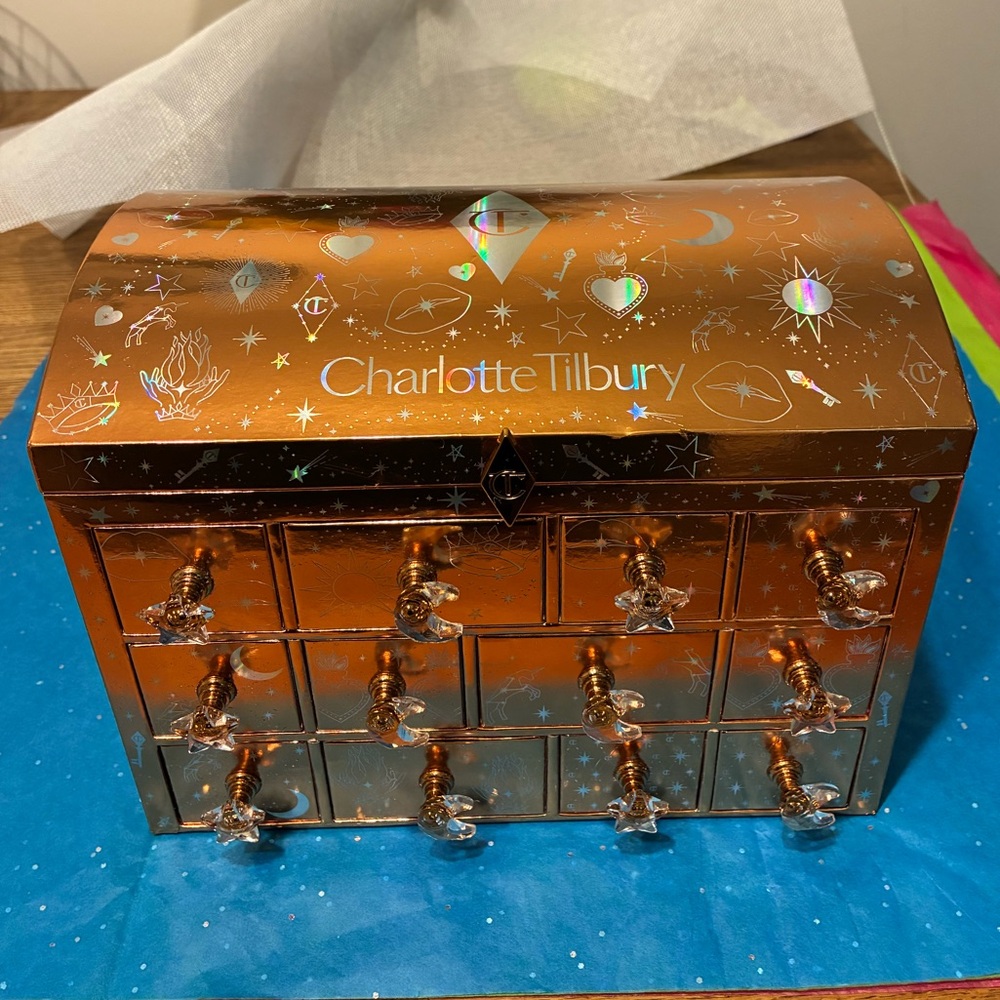 Charlotte Tilbury makeup organizer jewelry box